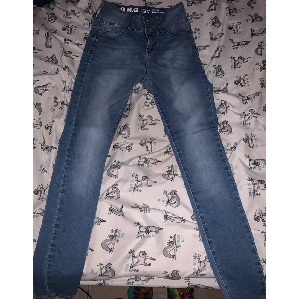 High waisted jeans
